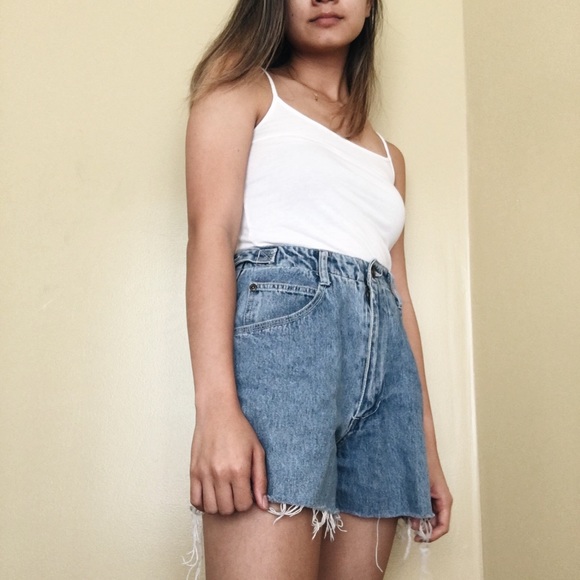 VINTAGE High Waisted Jean Shorts - Picture 3 of 3